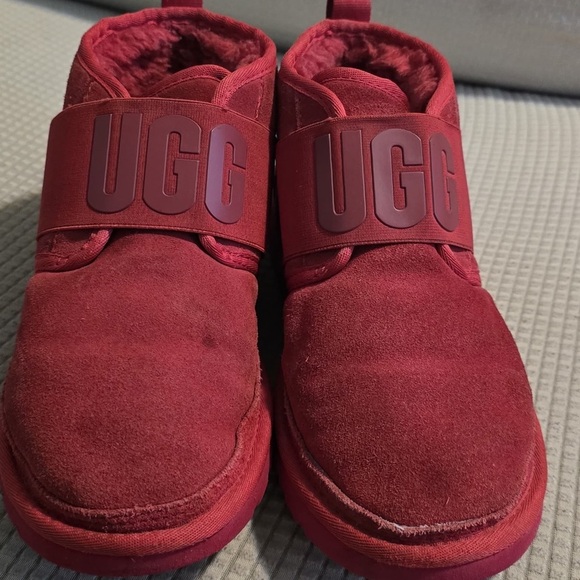 UGG Kids Red Slippers - Picture 4 of 15